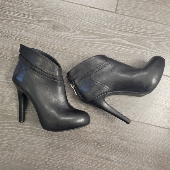 Jessica Simpson leather booties - Picture 3 of 8